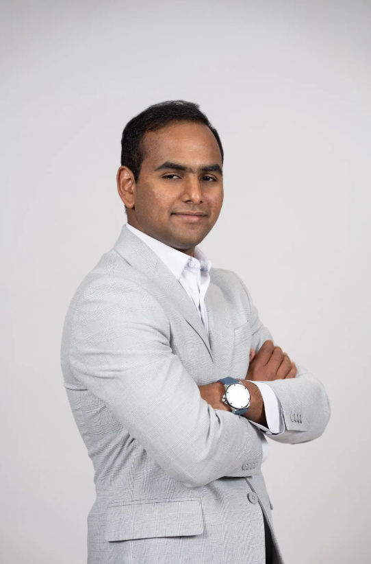 Portrait of Jithu Sajeevan, Licensed Real Estate Advisor.